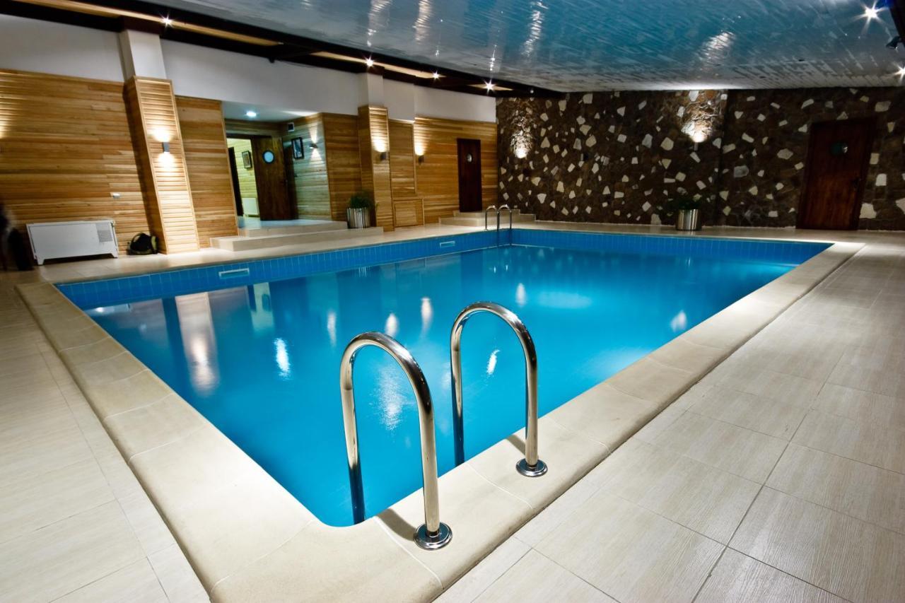 Kapriz Karakol Hotel Ngoại thất bức ảnh