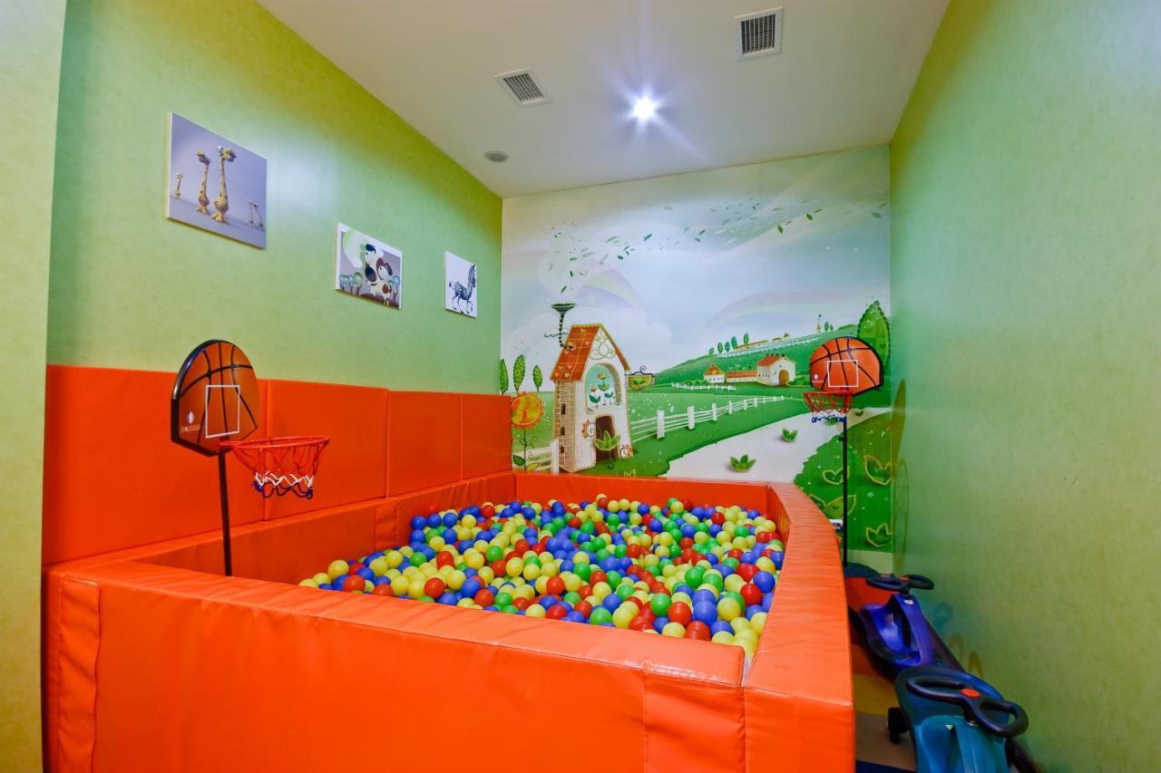Kapriz Karakol Hotel Ngoại thất bức ảnh