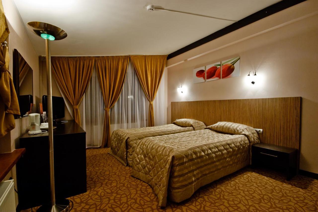 Kapriz Karakol Hotel Phòng bức ảnh