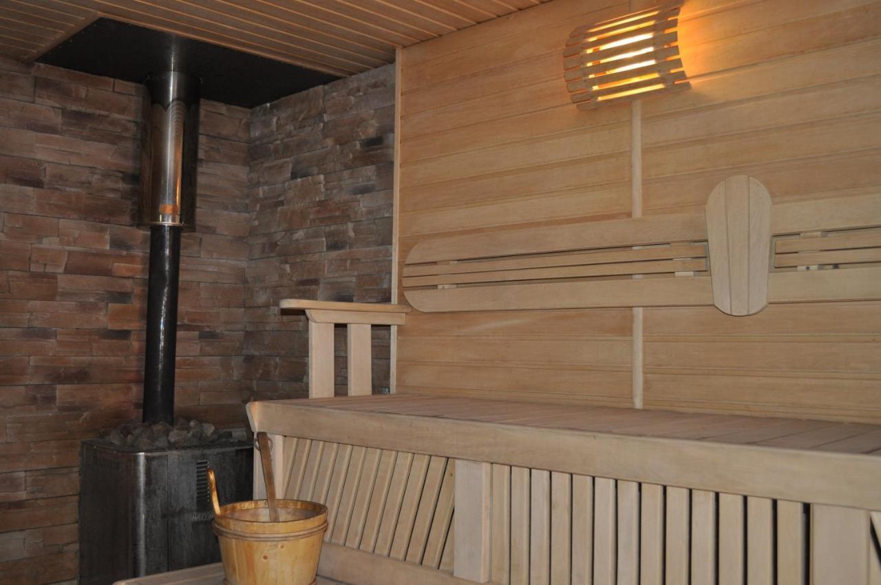 Kapriz Karakol Hotel Ngoại thất bức ảnh