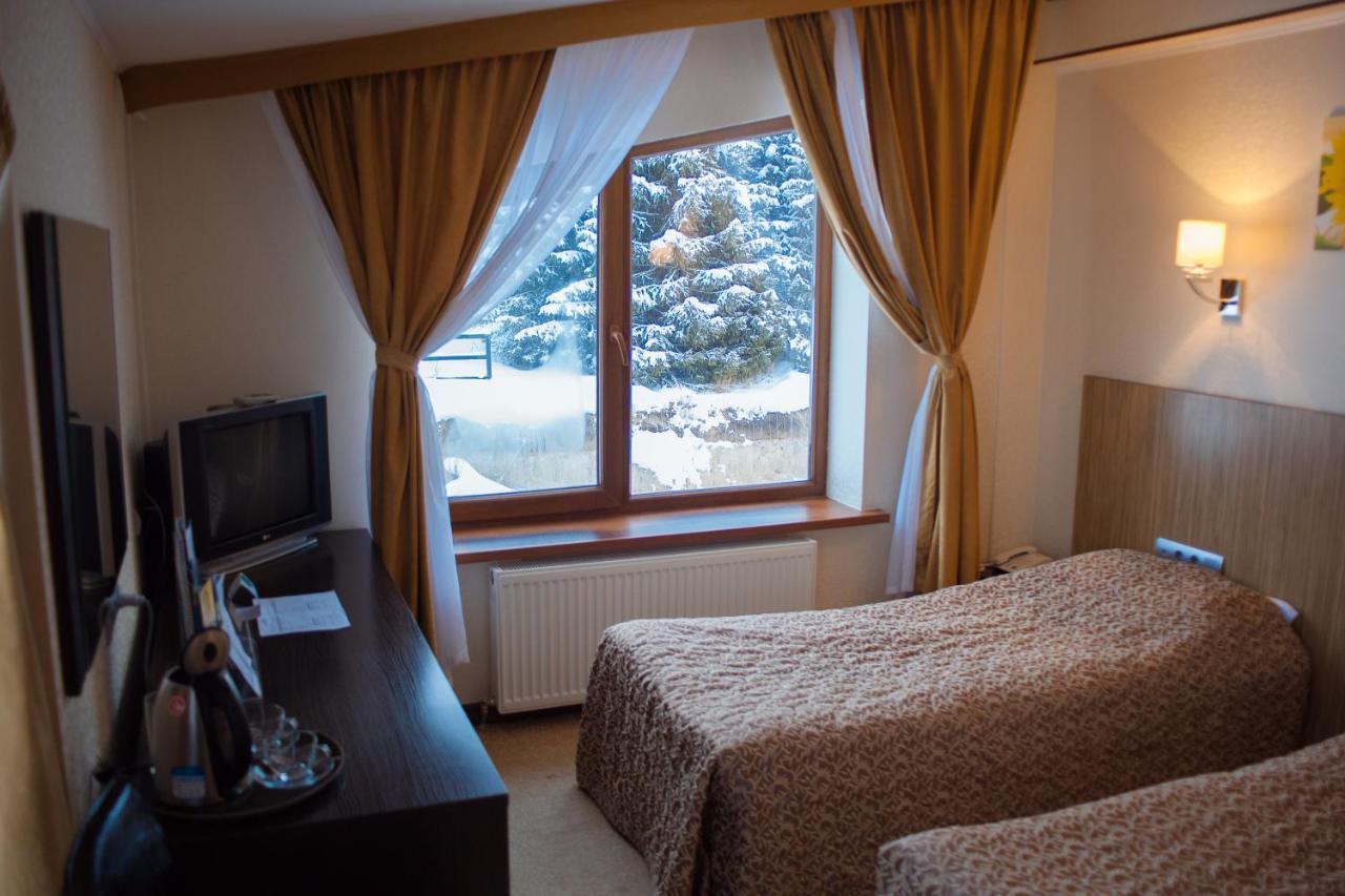 Kapriz Karakol Hotel Ngoại thất bức ảnh