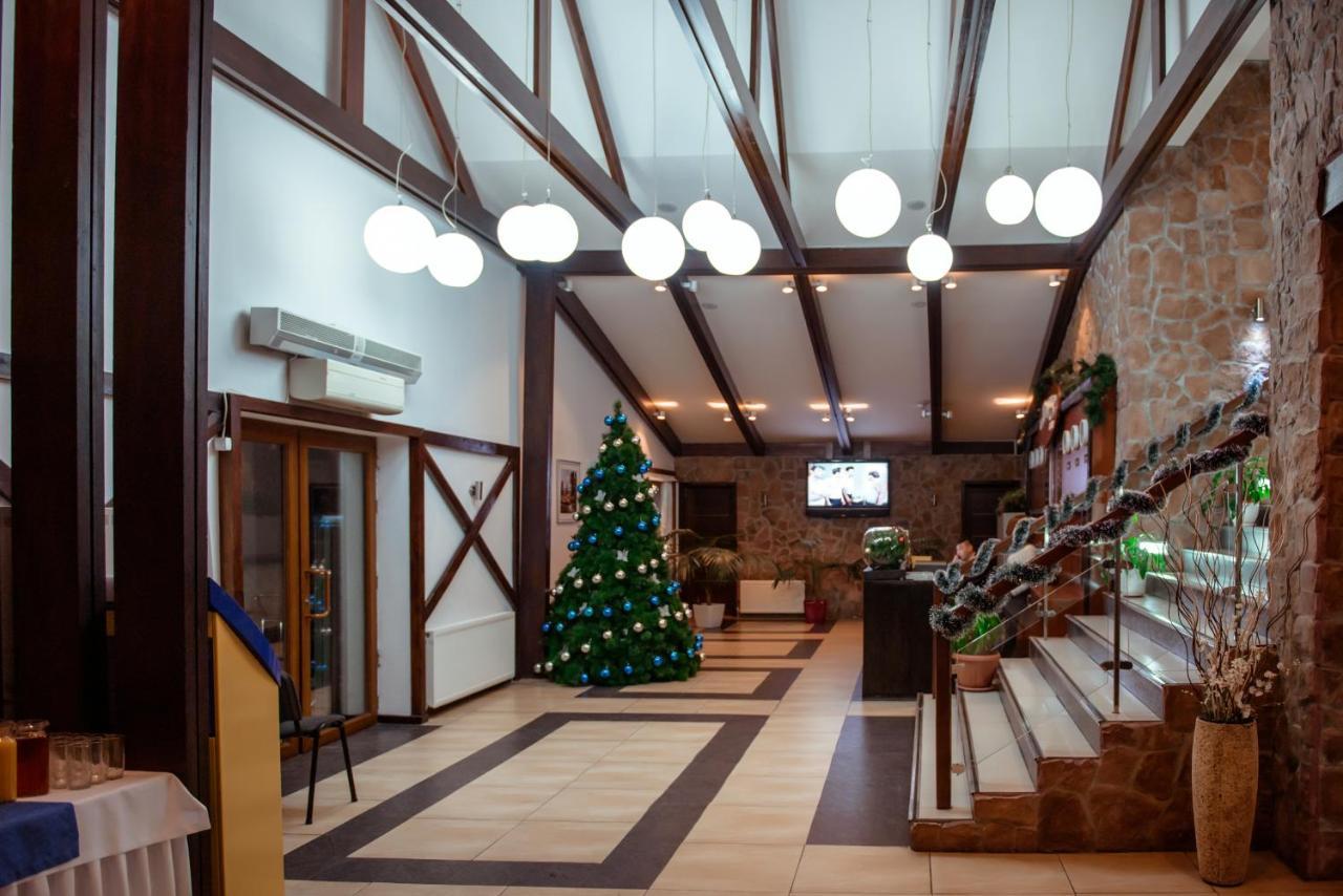 Kapriz Karakol Hotel Ngoại thất bức ảnh