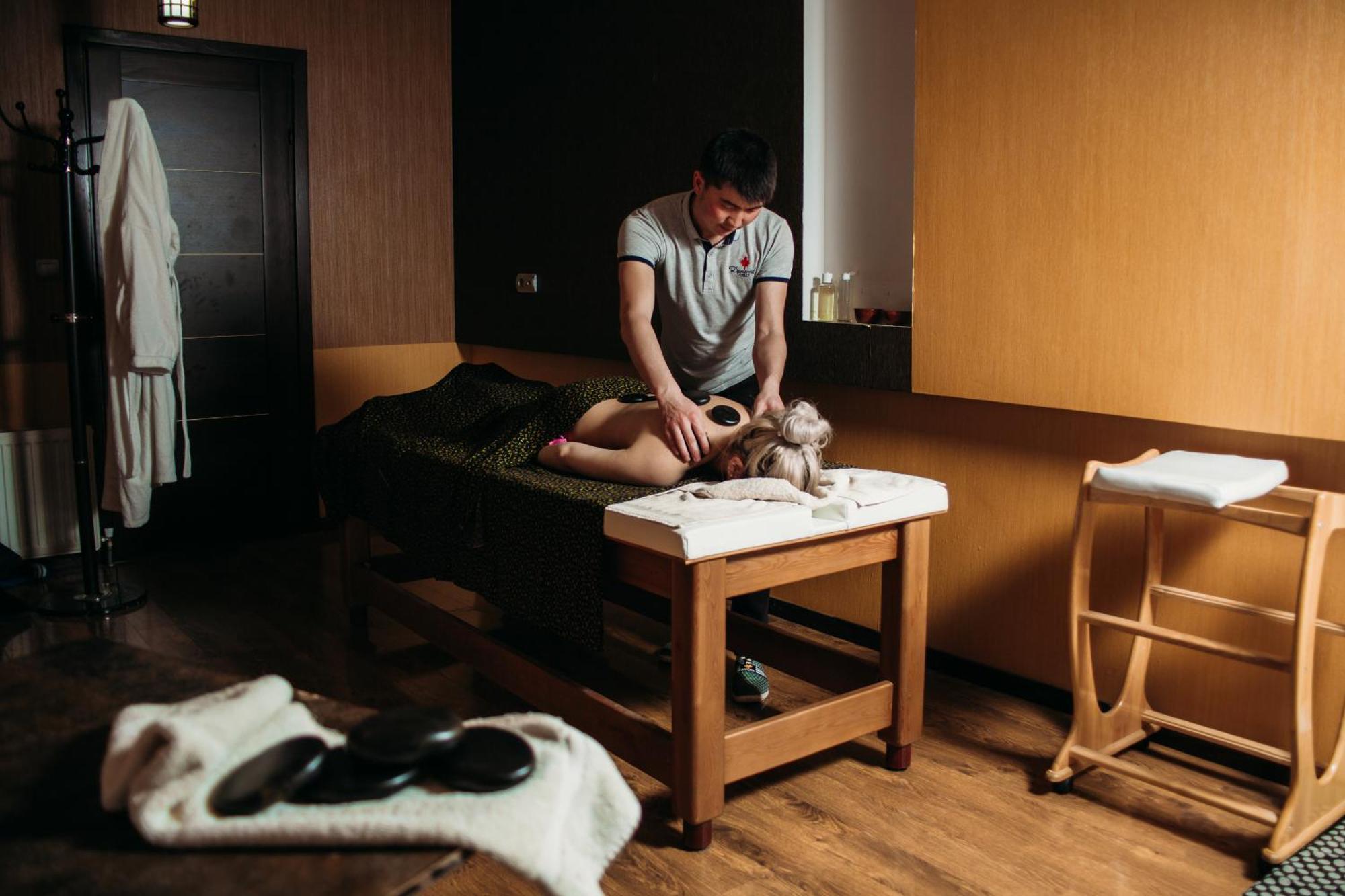 Kapriz Karakol Hotel Ngoại thất bức ảnh
